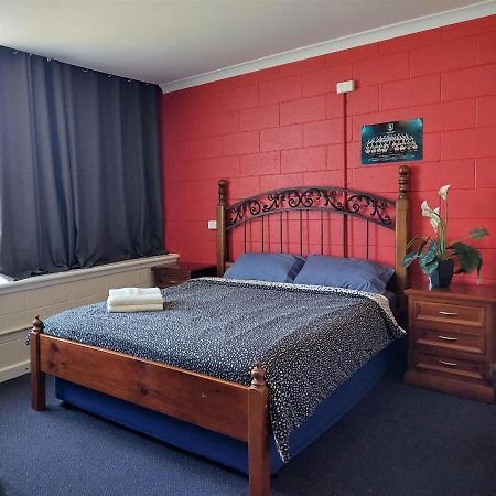 Port Adelaide Backpackers Hostel Екстериор снимка