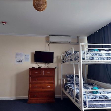Port Adelaide Backpackers Hostel Екстериор снимка