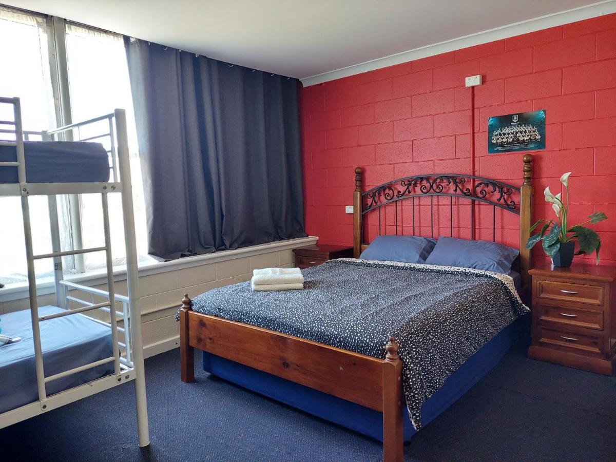 Port Adelaide Backpackers Hostel Екстериор снимка