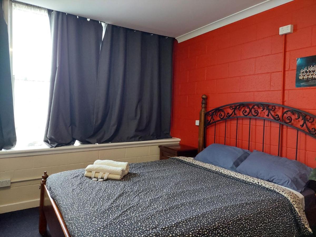 Port Adelaide Backpackers Hostel Екстериор снимка