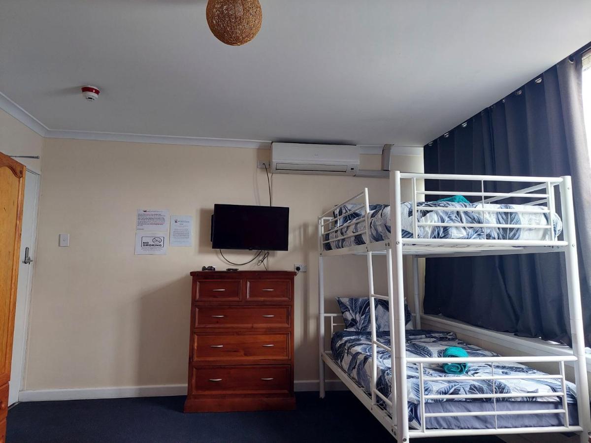 Port Adelaide Backpackers Hostel Екстериор снимка