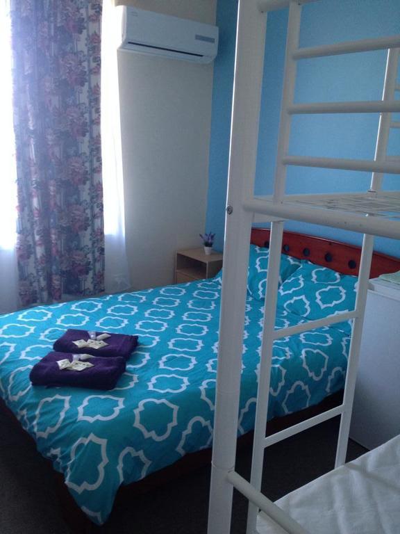 Port Adelaide Backpackers Hostel Екстериор снимка