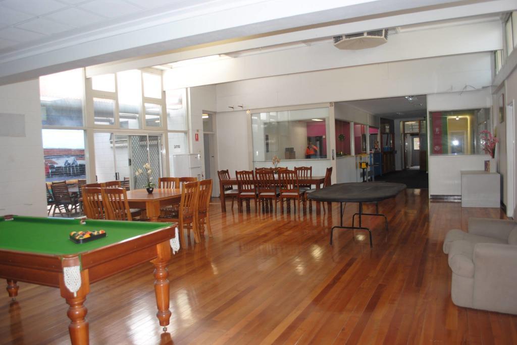 Port Adelaide Backpackers Hostel Екстериор снимка