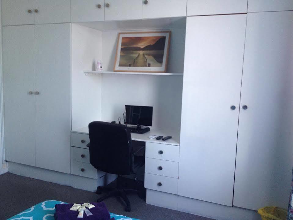 Port Adelaide Backpackers Hostel Екстериор снимка