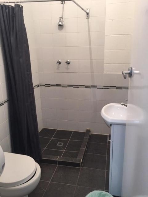 Port Adelaide Backpackers Hostel Екстериор снимка